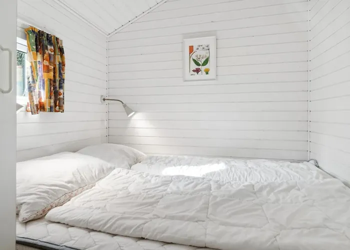 Johan - 200m From The Sea By Interhome *